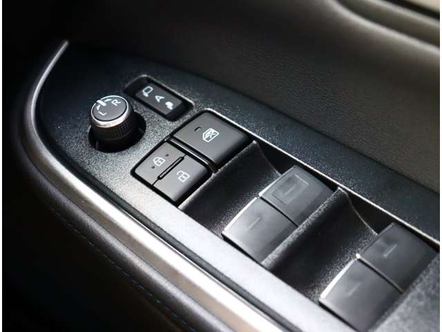 トヨタ ヴォクシー １．８ ハイブリッド Ｓ－Ｚ R5年 (関東) 99