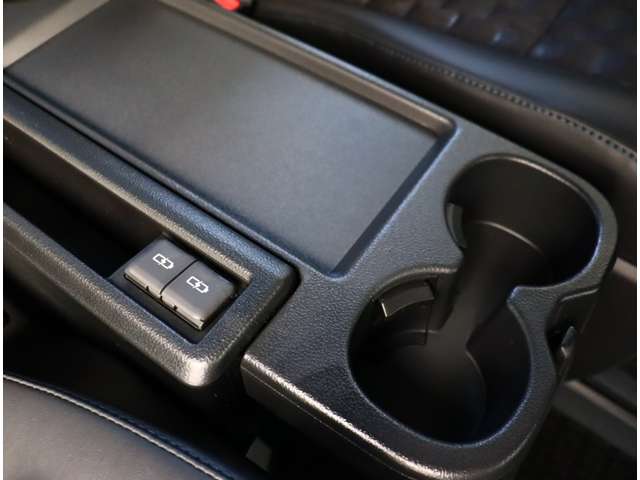 トヨタ ヴォクシー １．８ ハイブリッド Ｓ－Ｚ R5年 (関東) 99