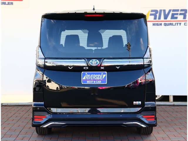 トヨタ ヴォクシー １．８ ハイブリッド Ｓ－Ｚ R5年 (関東) 99