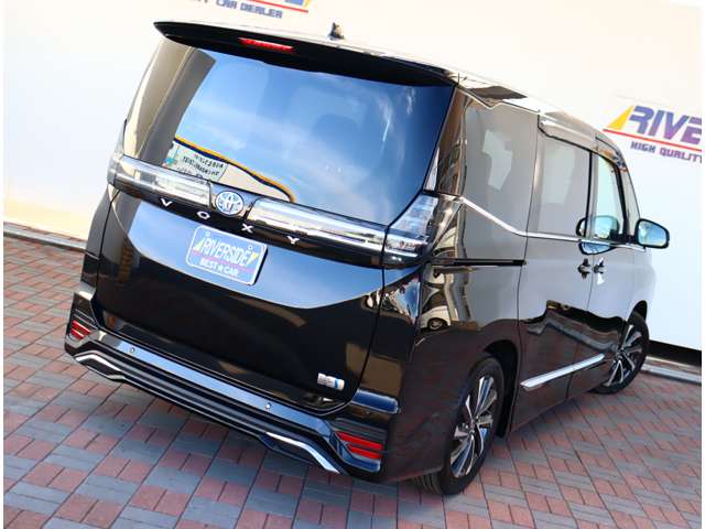 トヨタ ヴォクシー １．８ ハイブリッド Ｓ－Ｚ R5年 (関東) 99