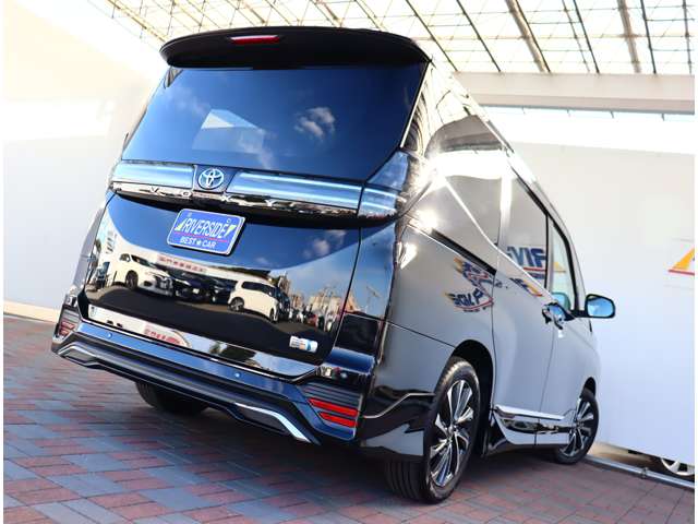 トヨタ ヴォクシー １．８ ハイブリッド Ｓ－Ｚ R5年 (関東) 99