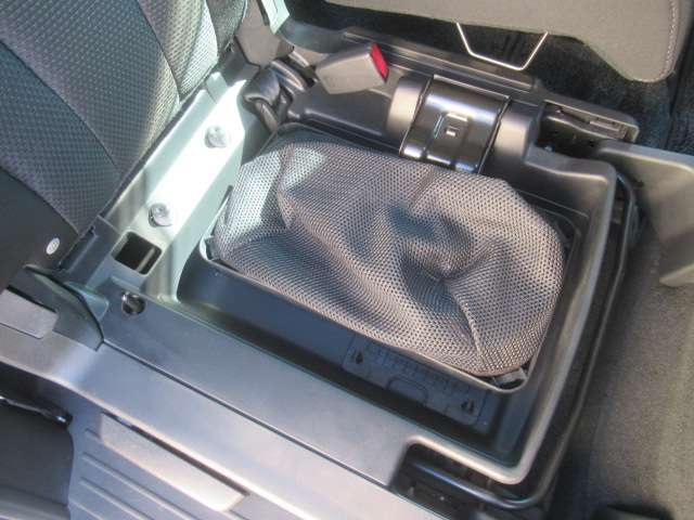 マツダ プレマシー ２．０ ２０Ｓ スカイアクティブ H25年 (関東) 99