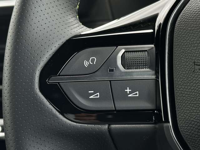 プジョー ｅ−２００８ ＧＴ R4年 (近畿) 99