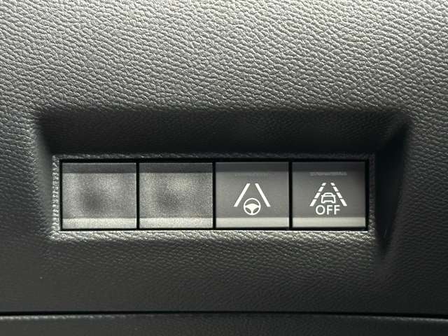 プジョー ｅ−２００８ ＧＴ R4年 (近畿) 99