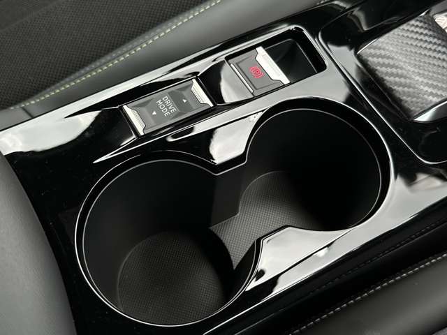 プジョー ｅ−２００８ ＧＴ R4年 (近畿) 99