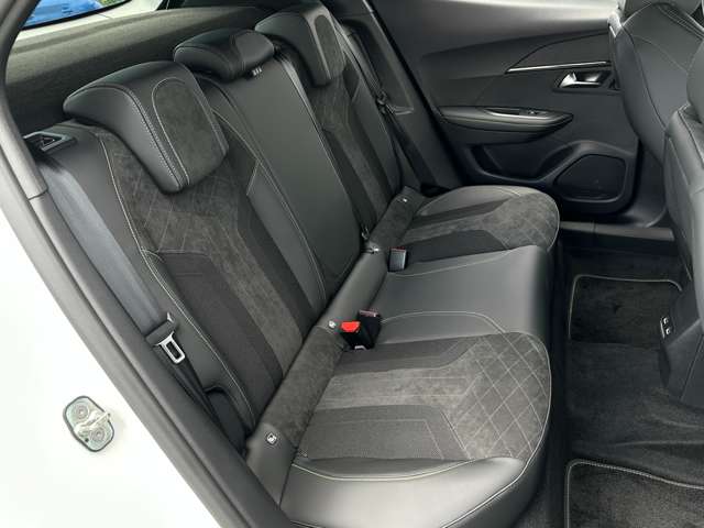 プジョー ｅ−２００８ ＧＴ R4年 (近畿) 99