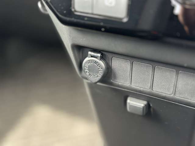 ダイハツ トール １．０ カスタムＧ R5年 (近畿) 99