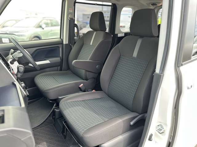 ダイハツ トール １．０ カスタムＧ R5年 (近畿) 99