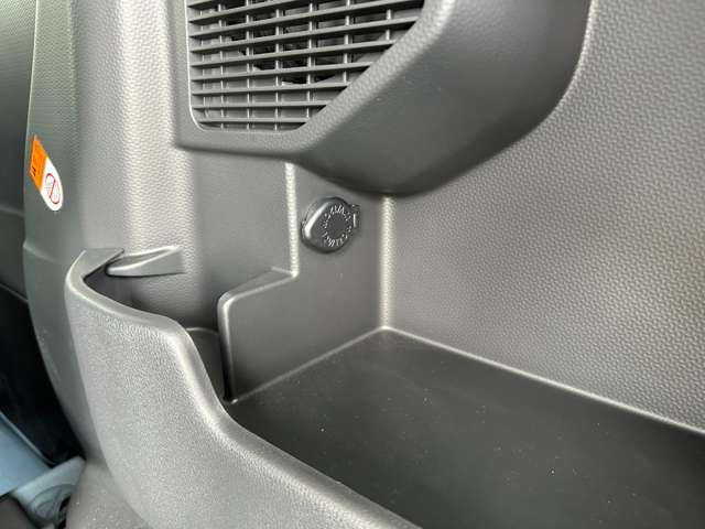 ダイハツ トール １．０ カスタムＧ R5年 (近畿) 99