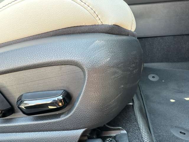 レクサス ＵＸ２００ Ｆスポーツ R4年 (近畿) 99