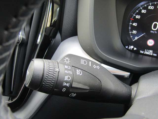 ボルボ ＸＣ６０ Ｂ５ ＡＷＤ モメンタム ４ＷＤ R2年 (関東) 99