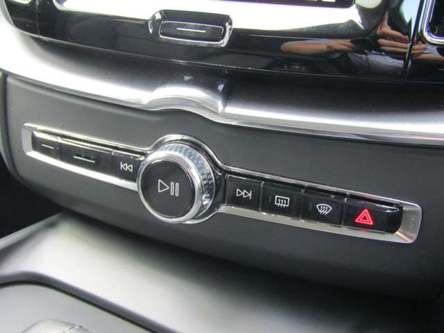 ボルボ ＸＣ６０ Ｂ５ ＡＷＤ モメンタム ４ＷＤ R2年 (関東) 99