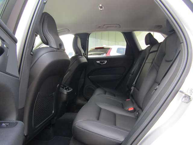 ボルボ ＸＣ６０ Ｂ５ ＡＷＤ モメンタム ４ＷＤ R2年 (関東) 99