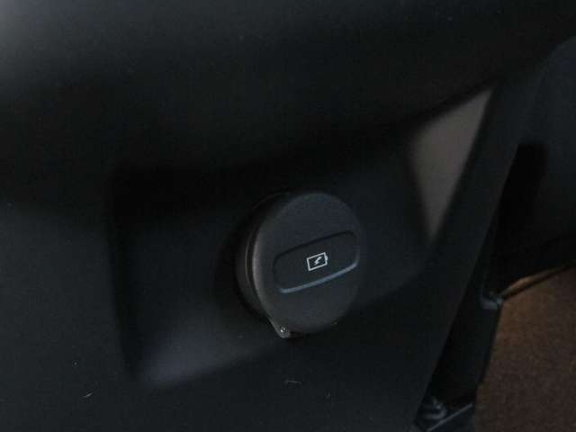 ボルボ ＸＣ６０ Ｂ５ ＡＷＤ モメンタム ４ＷＤ R2年 (関東) 99