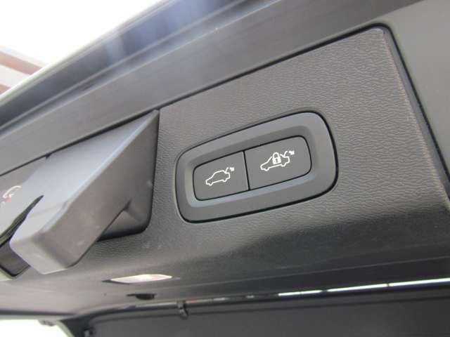 ボルボ ＸＣ６０ Ｂ５ ＡＷＤ モメンタム ４ＷＤ R2年 (関東) 99