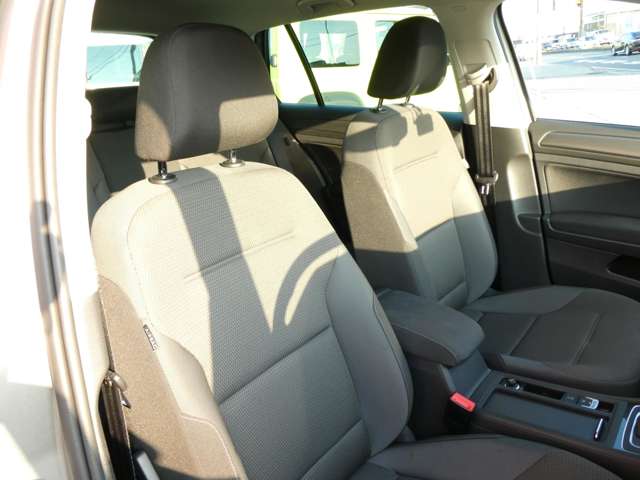 フォルクスワーゲン ゴルフ ＴＤＩ コンフォートライン マイスター ディーゼルターボ R2年 (関東) 99