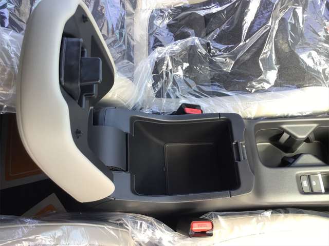 ホンダ ヴェゼル １．５ Ｅ：ＨＥＶ Ｚ R5年 (近畿) 99