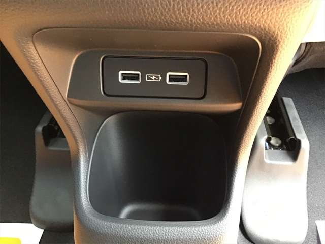 ホンダ ヴェゼル １．５ Ｅ：ＨＥＶ Ｚ R5年 (近畿) 99