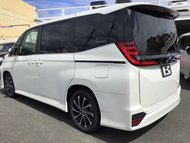 トヨタ ノア １．８ ハイブリッド Ｓ－Ｚ R5年 (近畿) 99