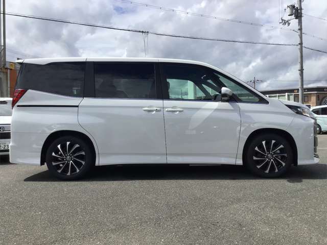 トヨタ ノア １．８ ハイブリッド Ｓ－Ｚ R5年 (近畿) 99