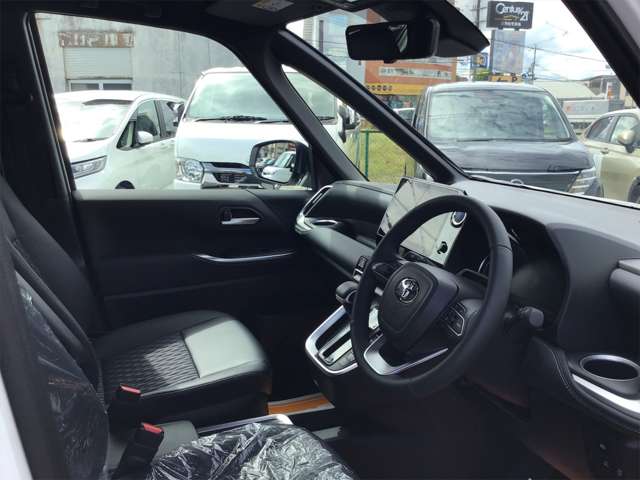 トヨタ ノア １．８ ハイブリッド Ｓ－Ｚ R5年 (近畿) 99