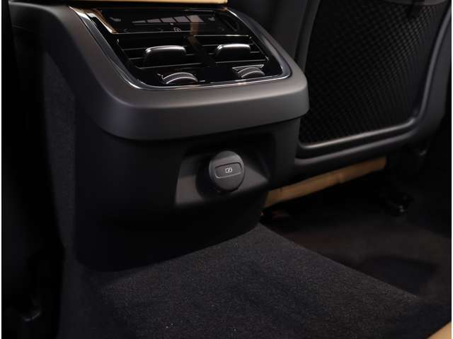 ボルボ Ｖ６０ アルティメット Ｂ４ R5年 (関東) 99