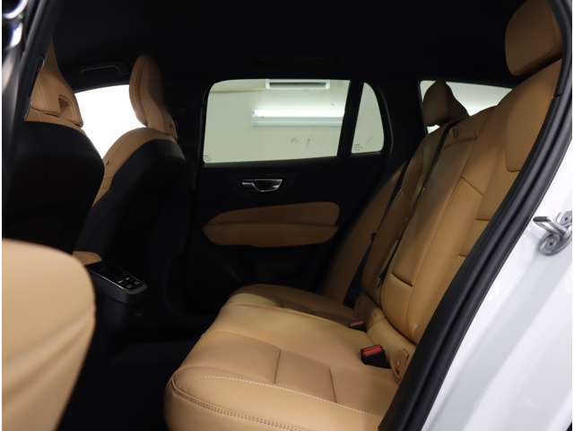 ボルボ Ｖ６０クロスカントリー アルティメット Ｂ５ ＡＷＤ ４ＷＤ R5年 (関東) 99