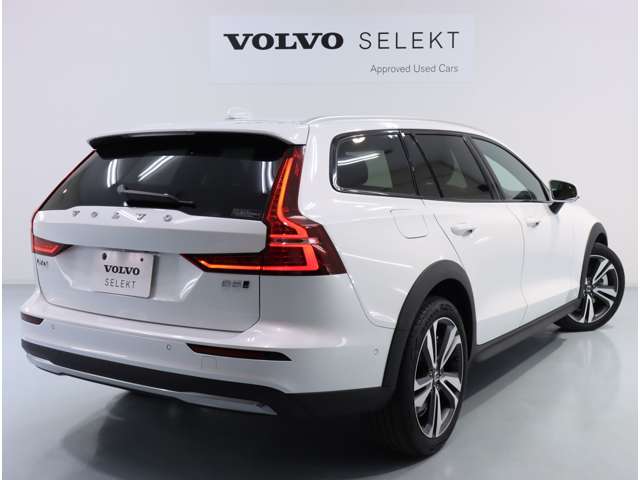 ボルボ Ｖ６０クロスカントリー アルティメット Ｂ５ ＡＷＤ ４ＷＤ R5年 (関東) 99