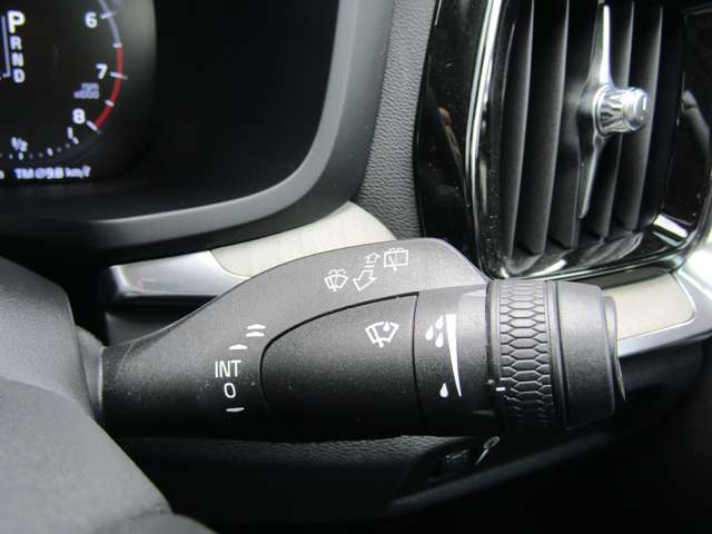 ボルボ Ｖ６０ Ｔ５　インスクリプション R2年 (関東) 99