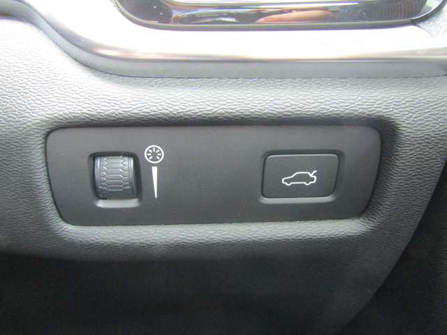 ボルボ Ｖ６０ Ｔ５　インスクリプション R2年 (関東) 99