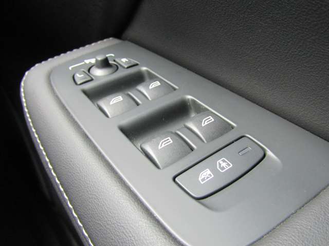 ボルボ Ｖ６０ Ｔ５　インスクリプション R2年 (関東) 99