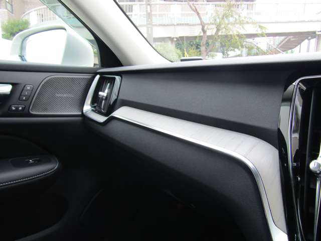 ボルボ Ｖ６０ Ｔ５　インスクリプション R2年 (関東) 99