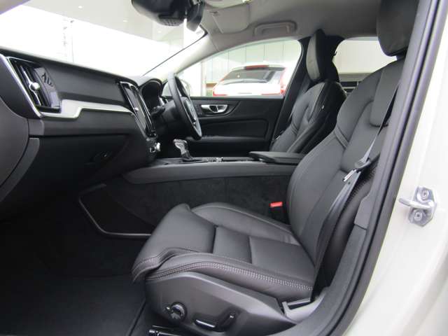 ボルボ Ｖ６０ Ｔ５　インスクリプション R2年 (関東) 99