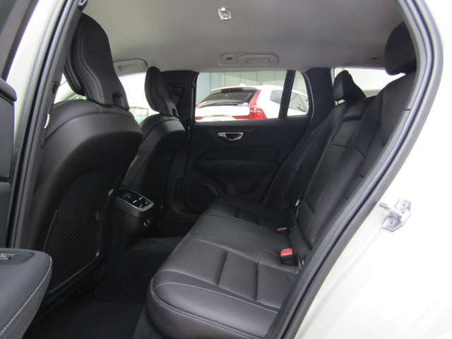 ボルボ Ｖ６０ Ｔ５　インスクリプション R2年 (関東) 99