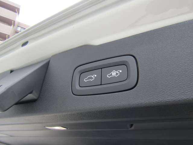 ボルボ Ｖ６０ Ｔ５　インスクリプション R2年 (関東) 99