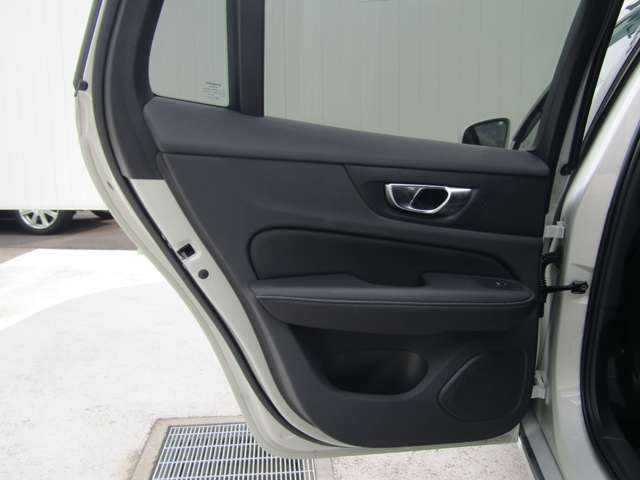 ボルボ Ｖ６０ Ｔ５　インスクリプション R2年 (関東) 99