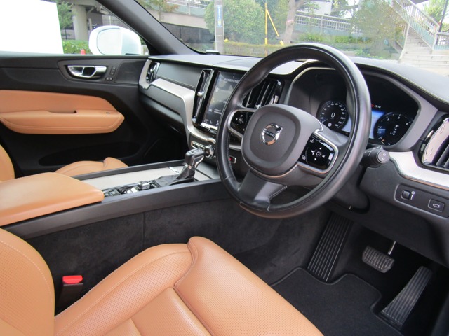 ボルボ ＸＣ６０ Ｄ４ ＡＷＤ インスクリプション ディーゼルターボ ４ＷＤ R1年 (関東) 99