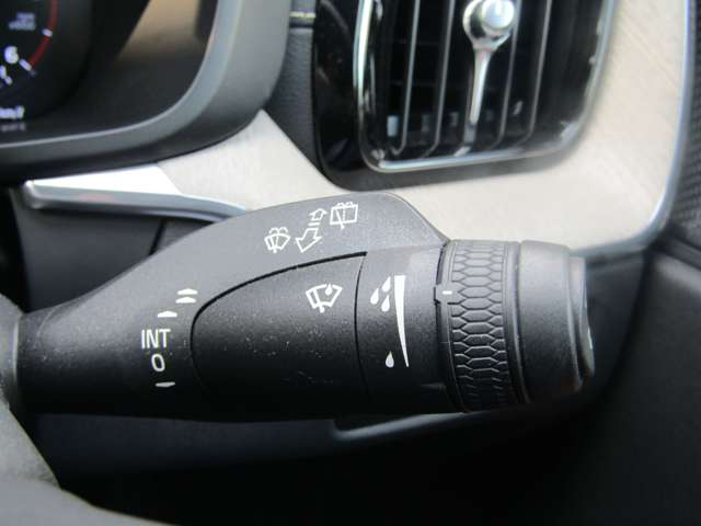 ボルボ ＸＣ６０ Ｄ４ ＡＷＤ インスクリプション ディーゼルターボ ４ＷＤ R1年 (関東) 99