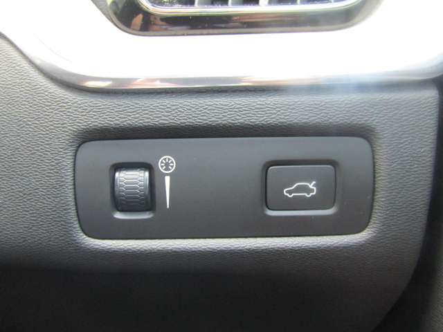 ボルボ ＸＣ６０ Ｄ４ ＡＷＤ インスクリプション ディーゼルターボ ４ＷＤ R1年 (関東) 99