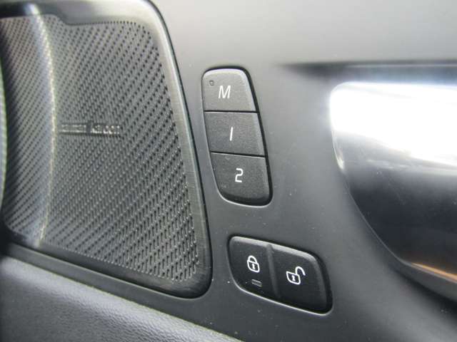 ボルボ ＸＣ６０ Ｄ４ ＡＷＤ インスクリプション ディーゼルターボ ４ＷＤ R1年 (関東) 99