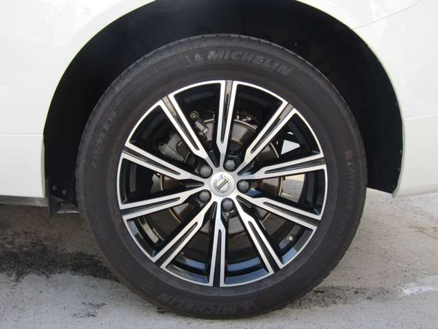 ボルボ ＸＣ６０ Ｄ４ ＡＷＤ インスクリプション ディーゼルターボ ４ＷＤ R1年 (関東) 99