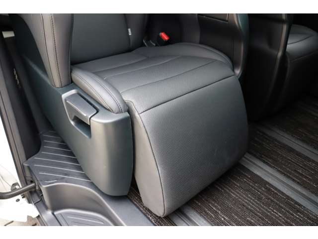 トヨタ アルファード ２．５ Ｓ Ｃパッケージ R5年 (東海) 99