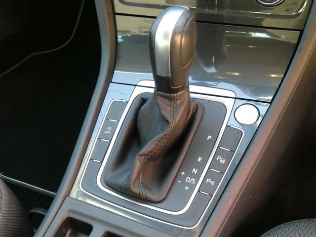 フォルクスワーゲン ゴルフ ＴＤＩ コンフォートライン マイスター ディーゼルターボ R2年 (関東) 99