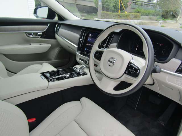 ボルボ Ｓ９０ リチャージ アルティメット Ｔ８ ＡＷＤ プラグイン ハイブリッド ４ＷＤ R5年 (関東) 99