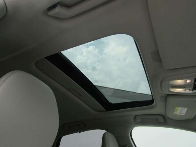 ボルボ Ｓ９０ リチャージ アルティメット Ｔ８ ＡＷＤ プラグイン ハイブリッド ４ＷＤ R5年 (関東) 99