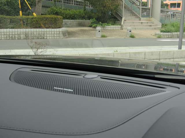 ボルボ Ｓ９０ リチャージ アルティメット Ｔ８ ＡＷＤ プラグイン ハイブリッド ４ＷＤ R5年 (関東) 99