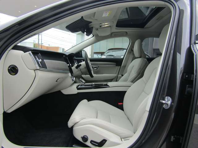 ボルボ Ｓ９０ リチャージ アルティメット Ｔ８ ＡＷＤ プラグイン ハイブリッド ４ＷＤ R5年 (関東) 99