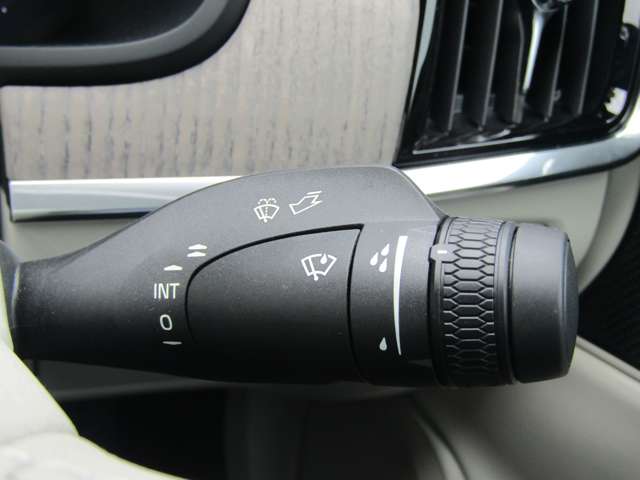 ボルボ Ｓ９０ リチャージ アルティメット Ｔ８ ＡＷＤ プラグイン ハイブリッド ４ＷＤ R5年 (関東) 99