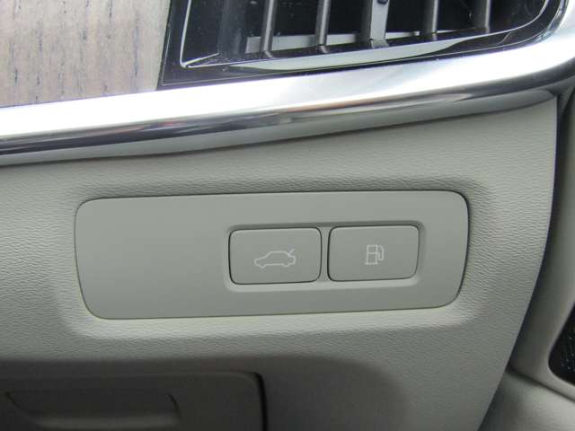 ボルボ Ｓ９０ リチャージ アルティメット Ｔ８ ＡＷＤ プラグイン ハイブリッド ４ＷＤ R5年 (関東) 99