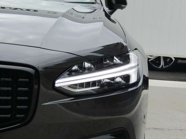 ボルボ Ｓ９０ リチャージ アルティメット Ｔ８ ＡＷＤ プラグイン ハイブリッド ４ＷＤ R5年 (関東) 99